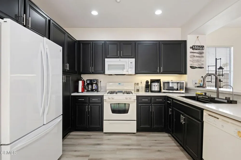 1842 Sonata Drive Oxnard, CA 93030