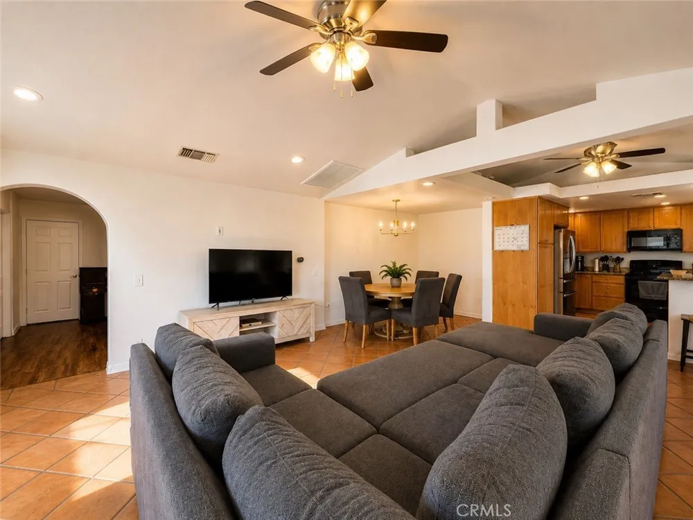 376 E 12th Beaumont, CA 92223