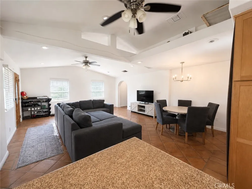 376 E 12th Beaumont, CA 92223