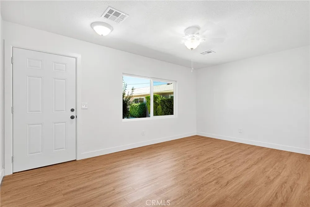 20933 Sioux Road #2 Apple Valley, CA 92308