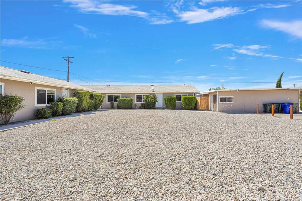 20933 Sioux Road #2 Apple Valley, CA 92308