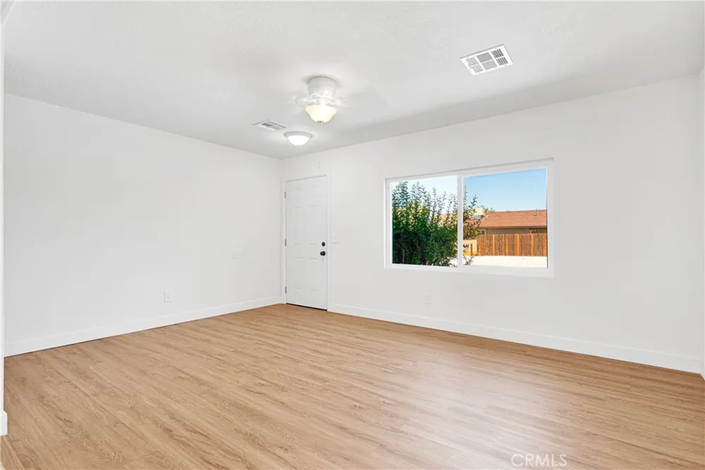 20933 Sioux Road #2 Apple Valley, CA 92308