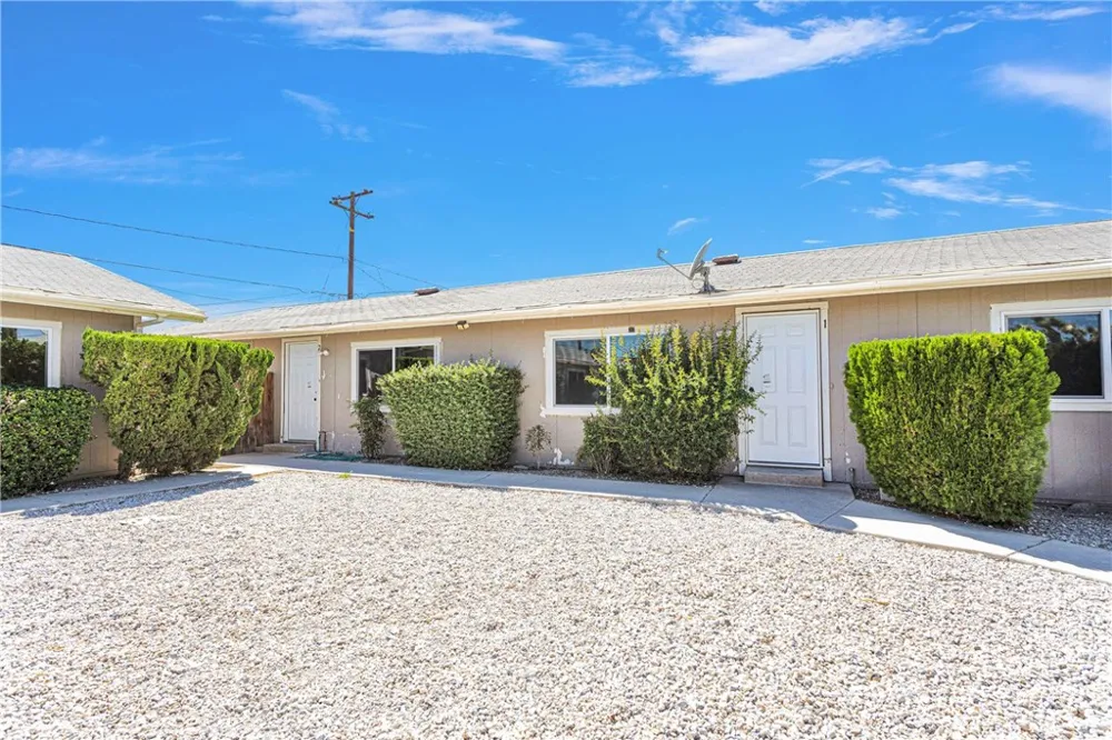 20933 Sioux Road #2 Apple Valley, CA 92308