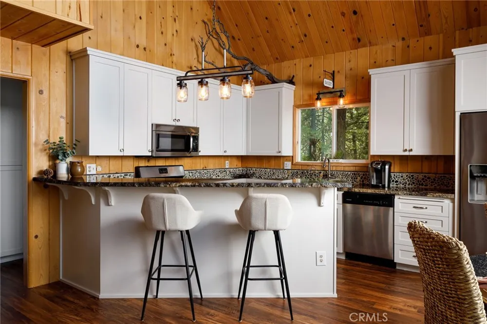 28975 Lassen Lake Arrowhead, CA 92352