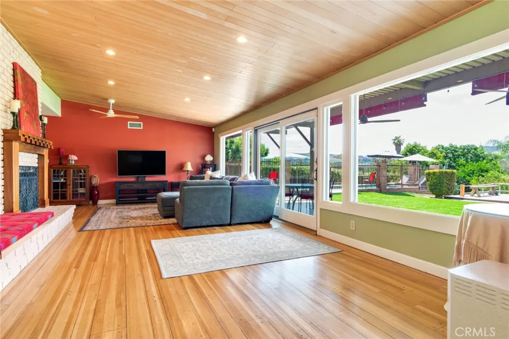2886 Mcallister Riverside, CA 92503
