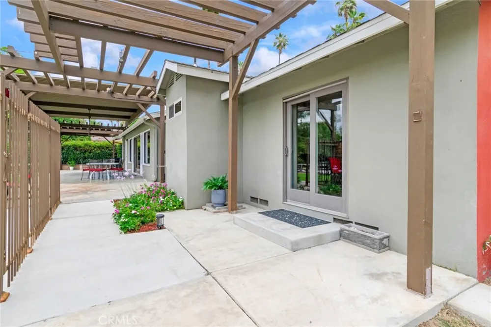 2886 Mcallister Riverside, CA 92503