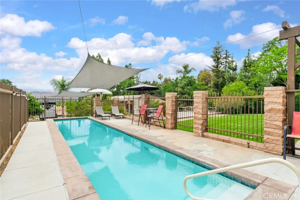 2886 Mcallister Riverside, CA 92503
