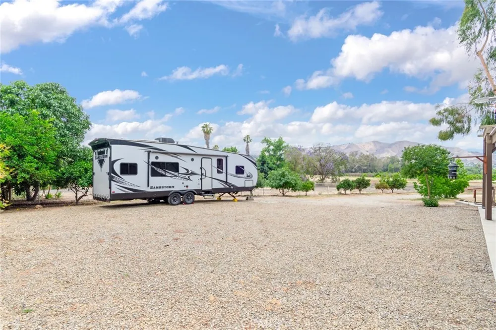2886 Mcallister Riverside, CA 92503