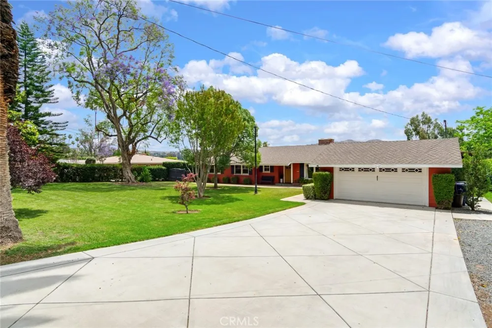 2886 Mcallister Riverside, CA 92503
