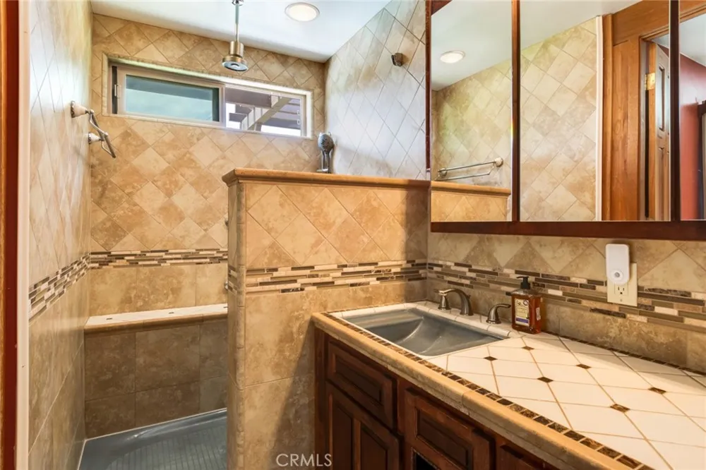 2886 Mcallister Riverside, CA 92503