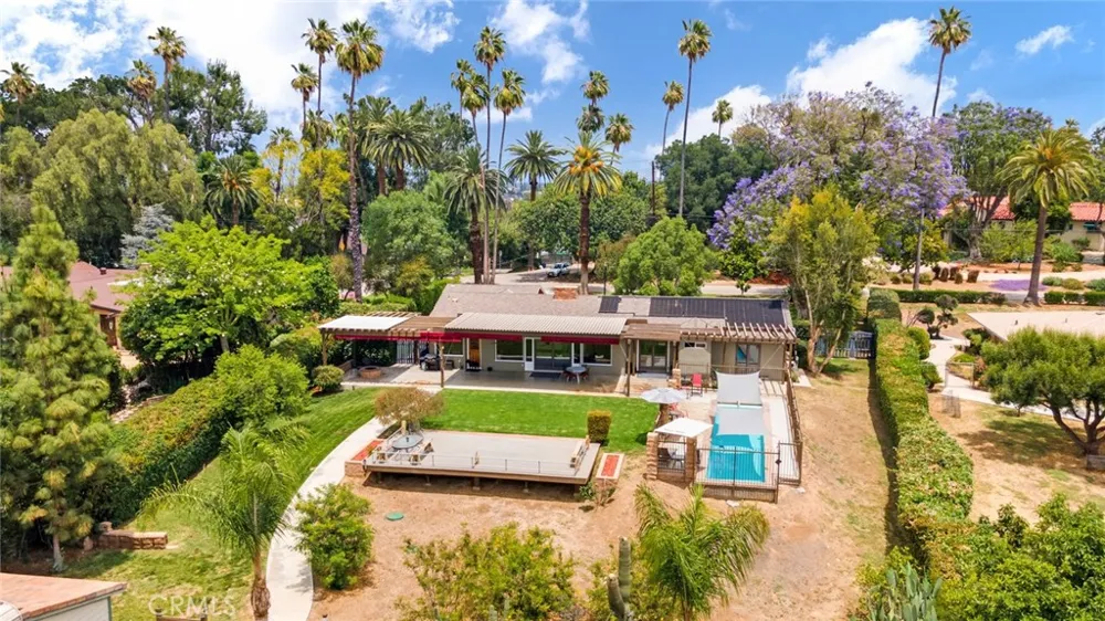 2886 Mcallister Riverside, CA 92503