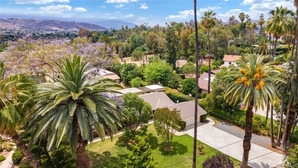 2886 Mcallister Riverside, CA 92503