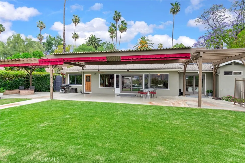 2886 Mcallister Riverside, CA 92503