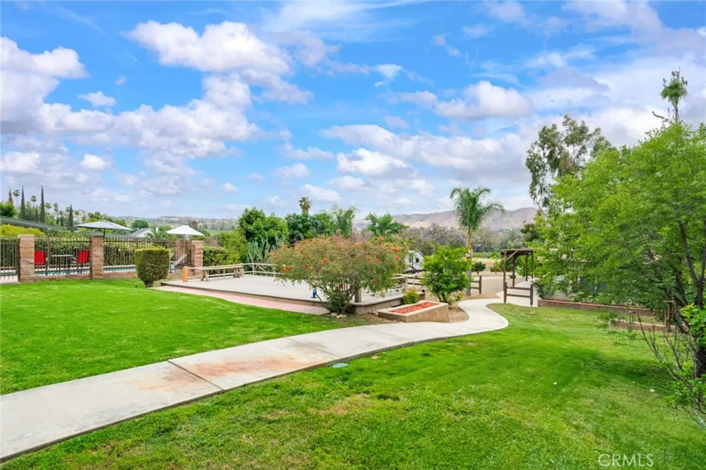 2886 Mcallister Riverside, CA 92503
