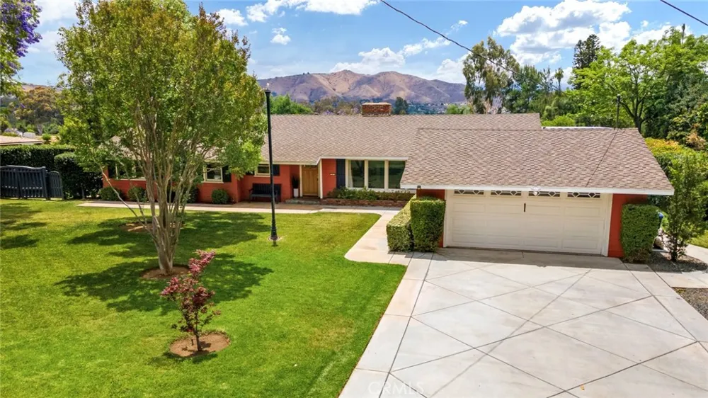 2886 Mcallister Riverside, CA 92503