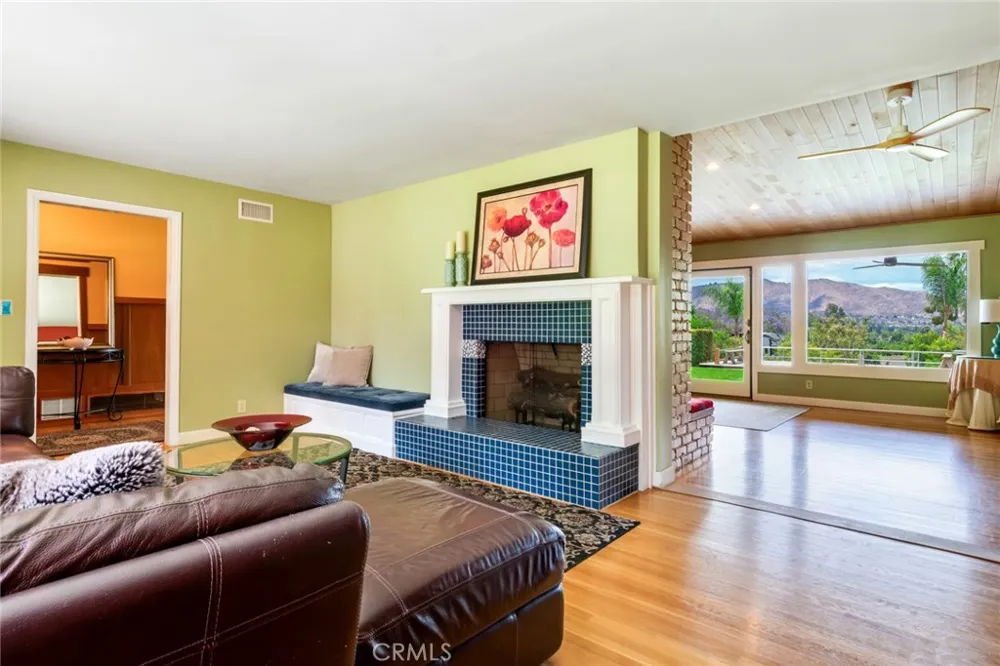 2886 Mcallister Riverside, CA 92503