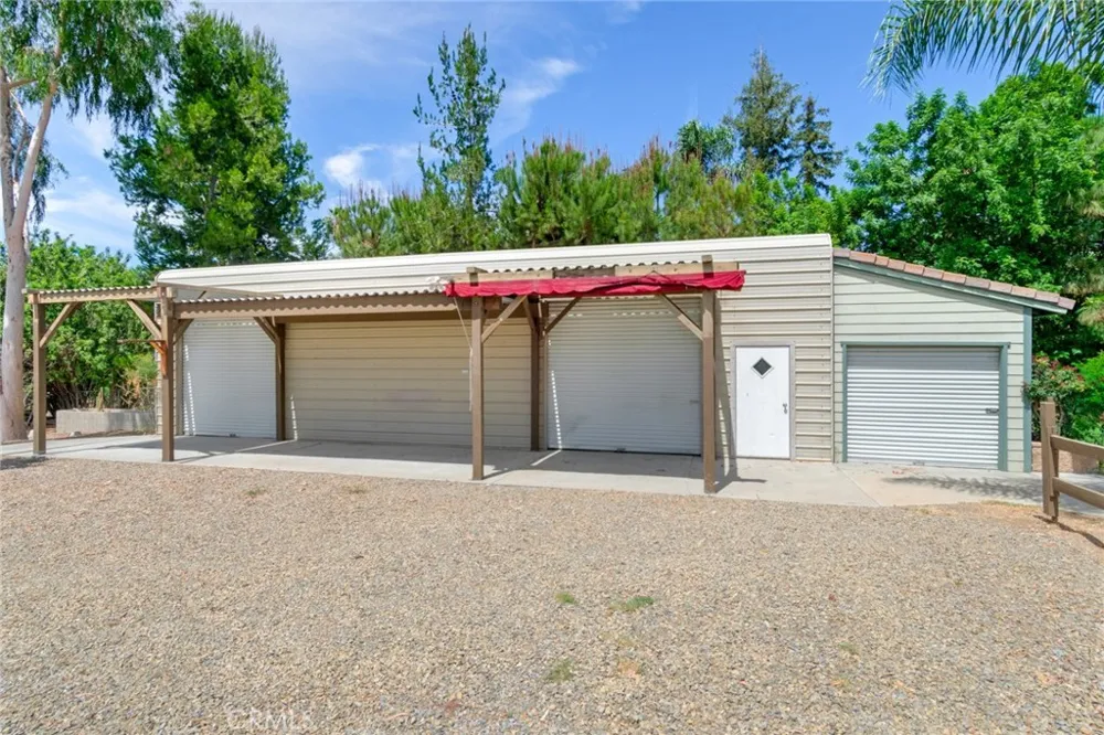 2886 Mcallister Riverside, CA 92503