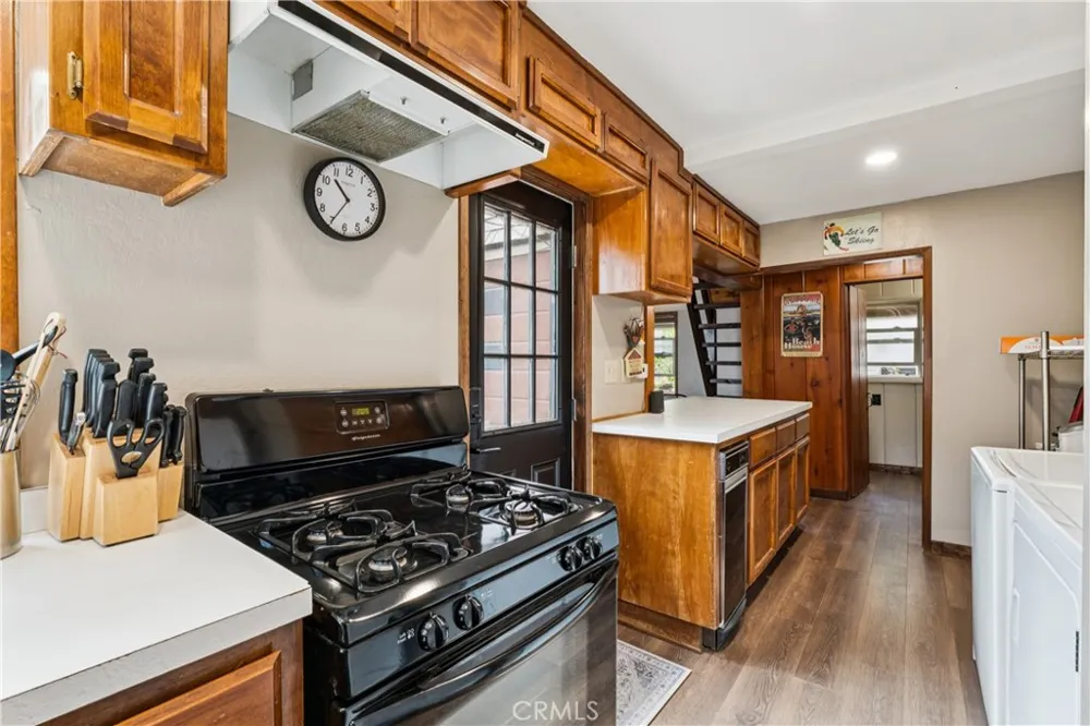 28815 Cedar Lake Arrowhead, CA 92352