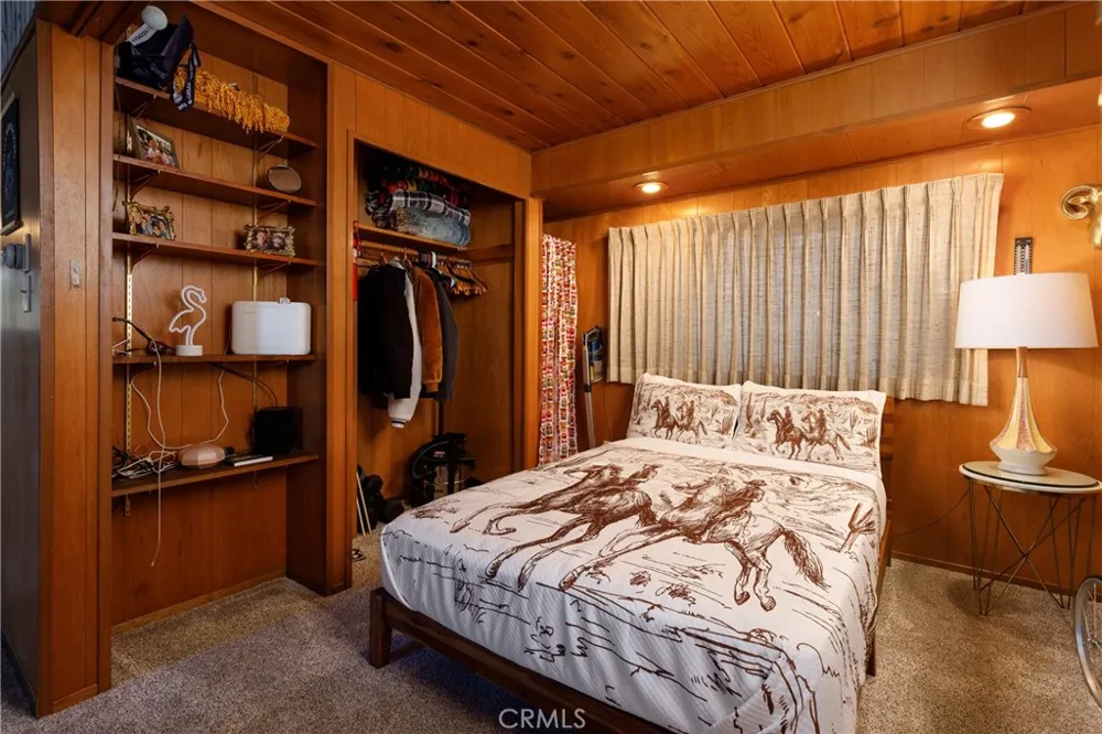 31321 Circle View Running Springs, CA 92382