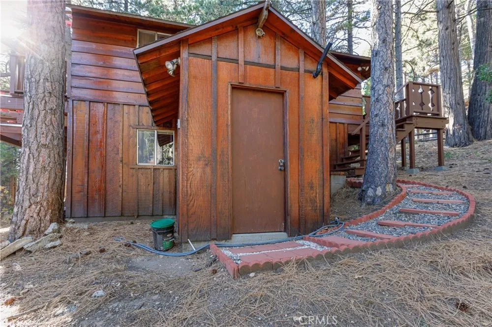 31321 Circle View Running Springs, CA 92382