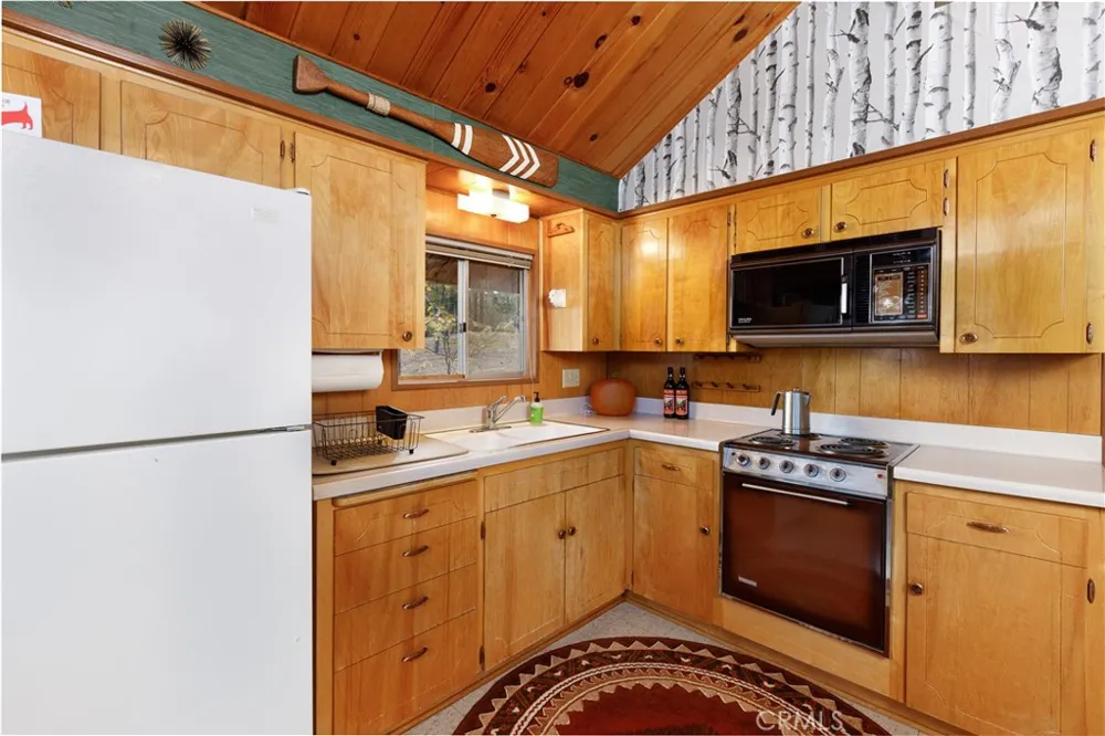 31321 Circle View Running Springs, CA 92382