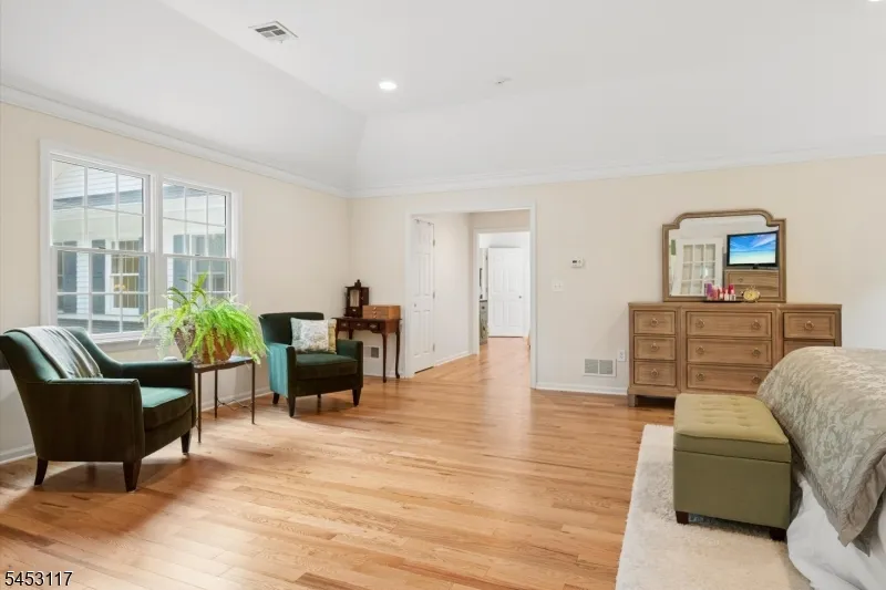48 Ascot Dr Washington, NJ 07853