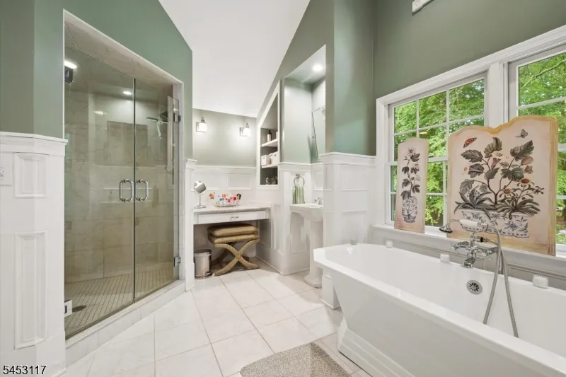 48 Ascot Dr Washington, NJ 07853