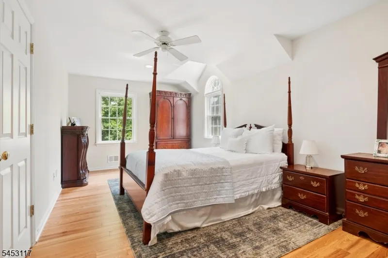 48 Ascot Dr Washington, NJ 07853