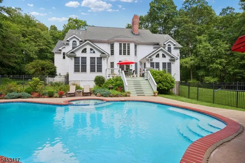 48 Ascot Dr Washington, NJ 07853