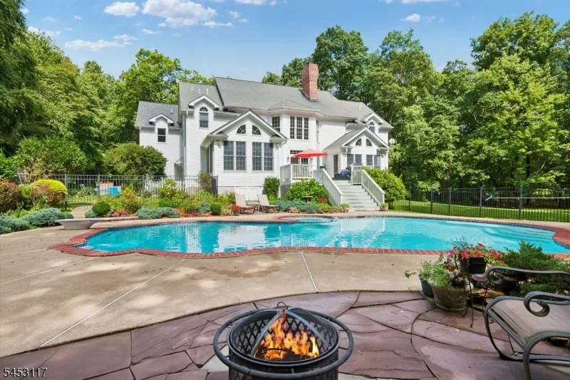 48 Ascot Dr Washington, NJ 07853