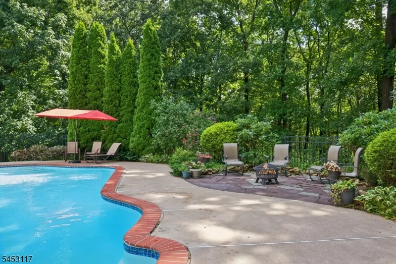 48 Ascot Dr Washington, NJ 07853