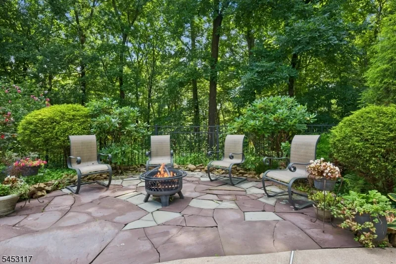 48 Ascot Dr Washington, NJ 07853