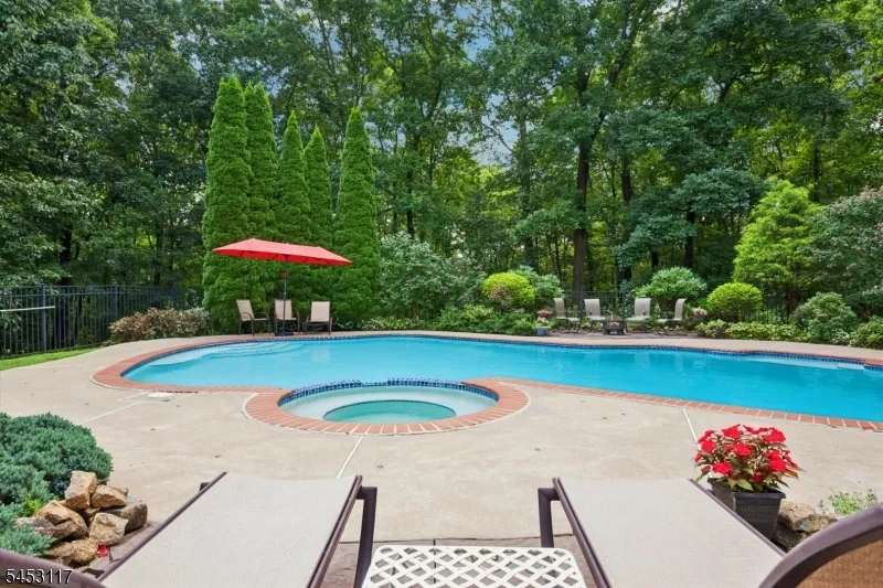 48 Ascot Dr Washington, NJ 07853