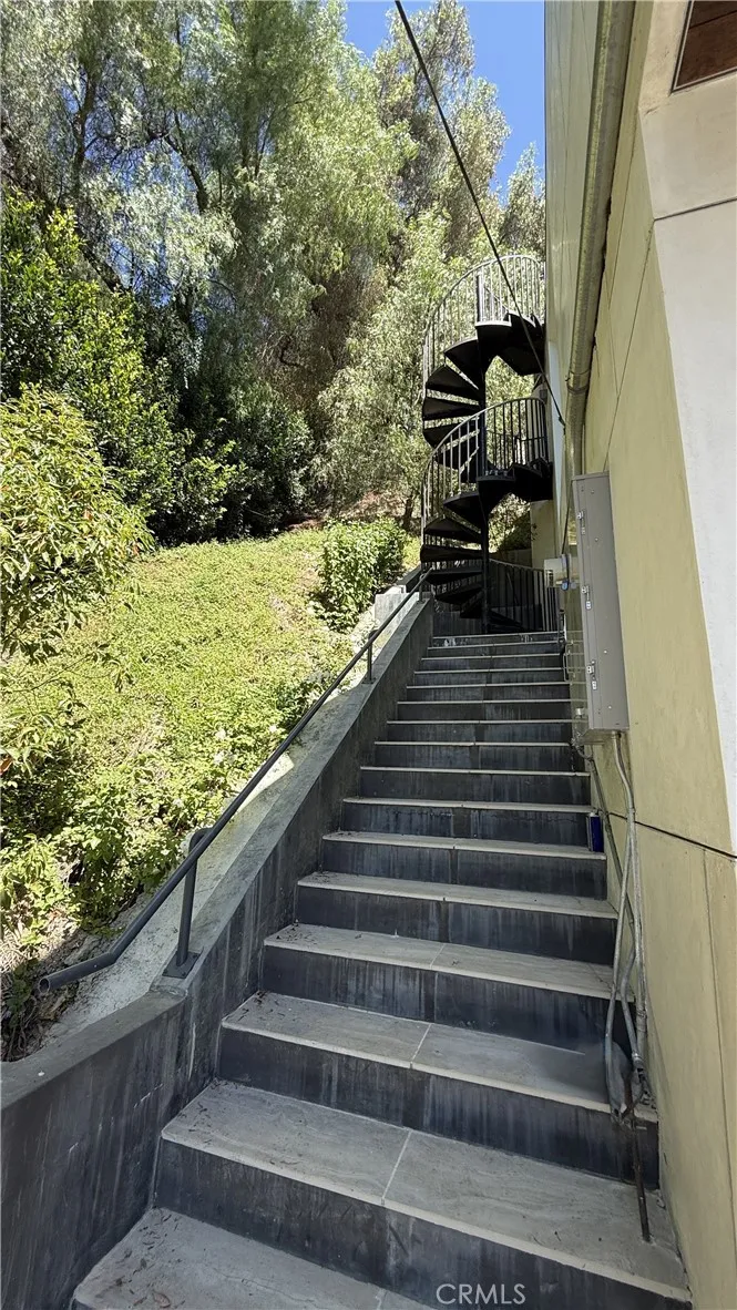 3901 Avenida Del Sol Studio City, CA 91604