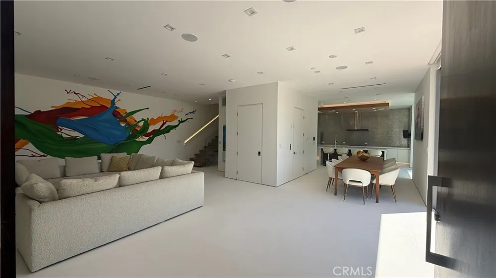 3901 Avenida Del Sol Studio City, CA 91604