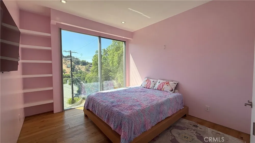 3901 Avenida Del Sol Studio City, CA 91604