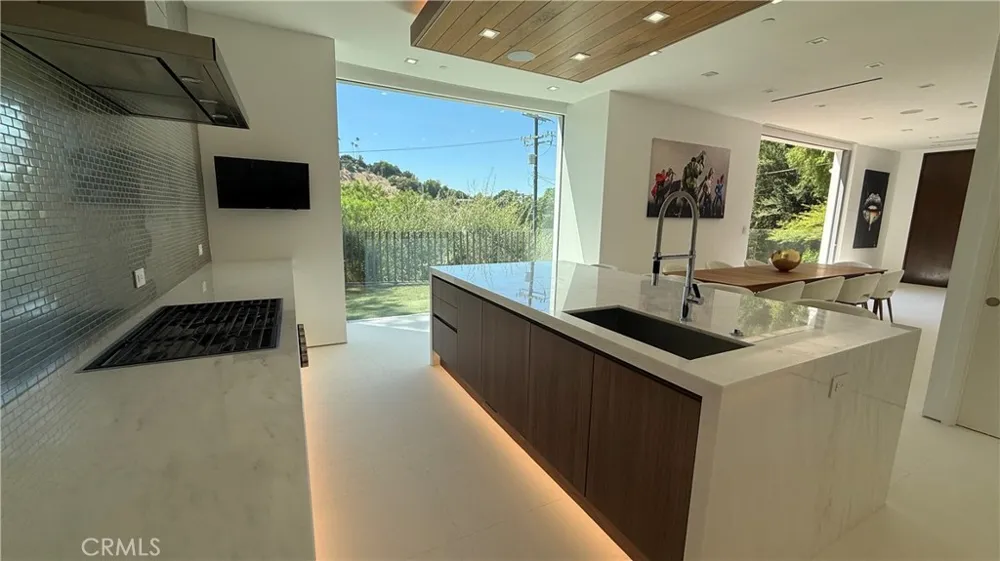 3901 Avenida Del Sol Studio City, CA 91604