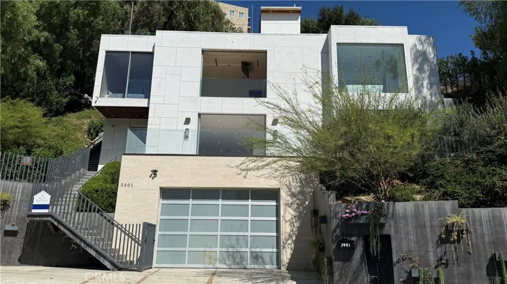 3901 Avenida Del Sol Studio City, CA 91604
