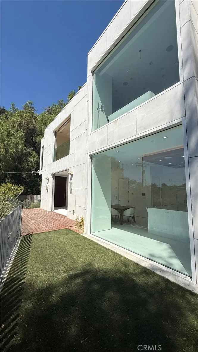 3901 Avenida Del Sol Studio City, CA 91604