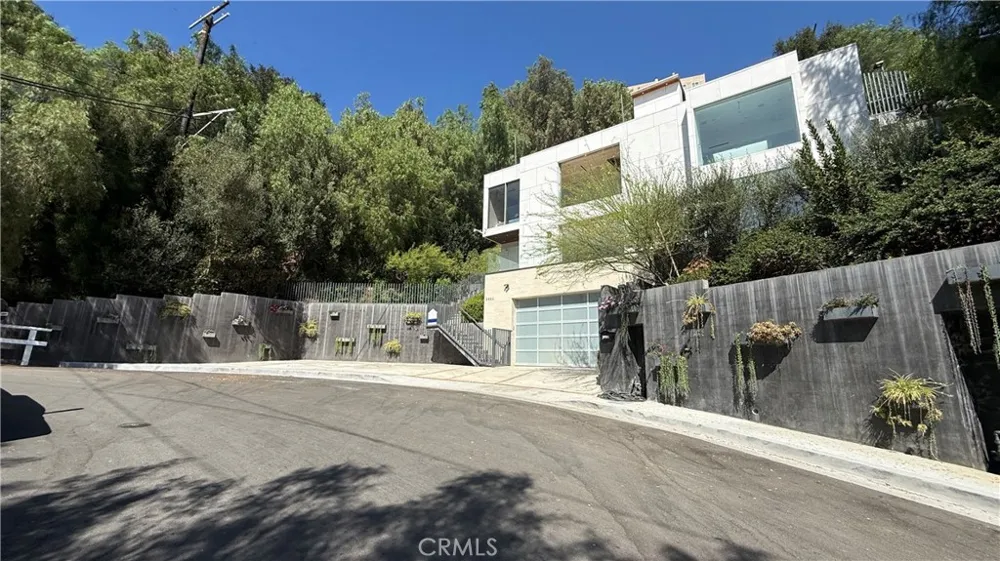 3901 Avenida Del Sol Studio City, CA 91604