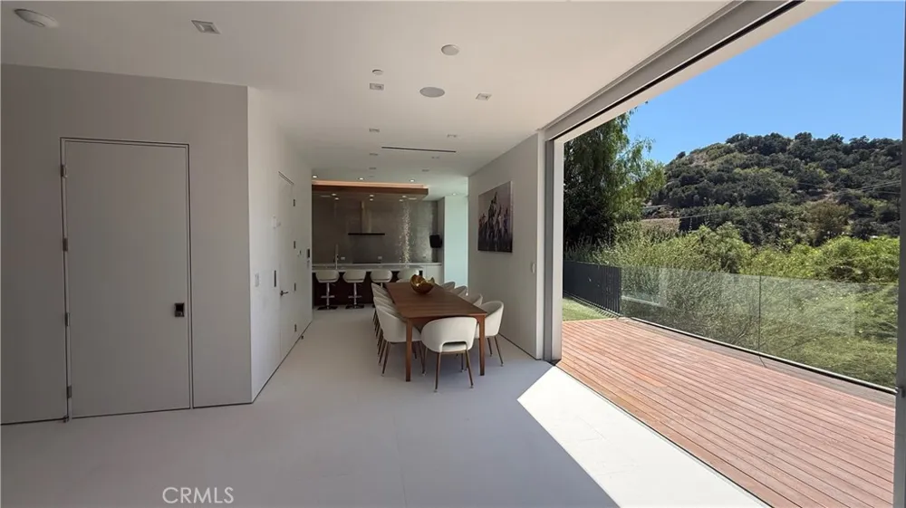 3901 Avenida Del Sol Studio City, CA 91604
