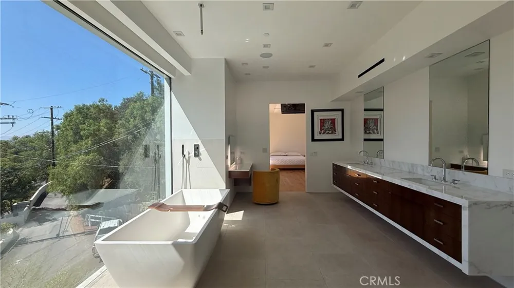 3901 Avenida Del Sol Studio City, CA 91604
