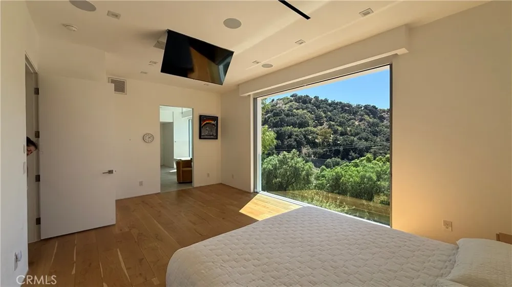 3901 Avenida Del Sol Studio City, CA 91604