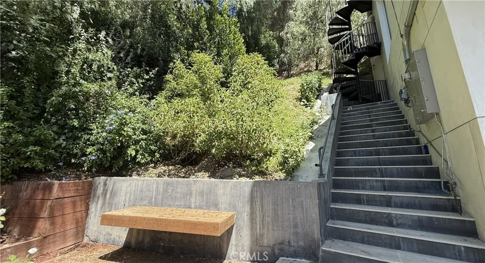 3901 Avenida Del Sol Studio City, CA 91604