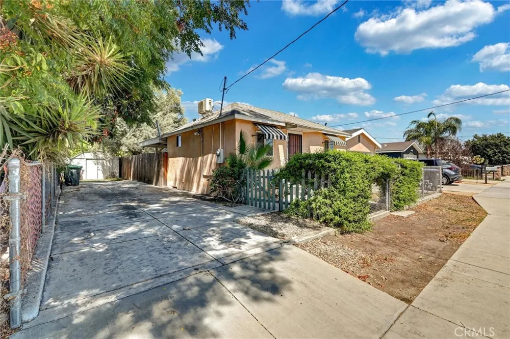 235 E M Colton, CA 92324