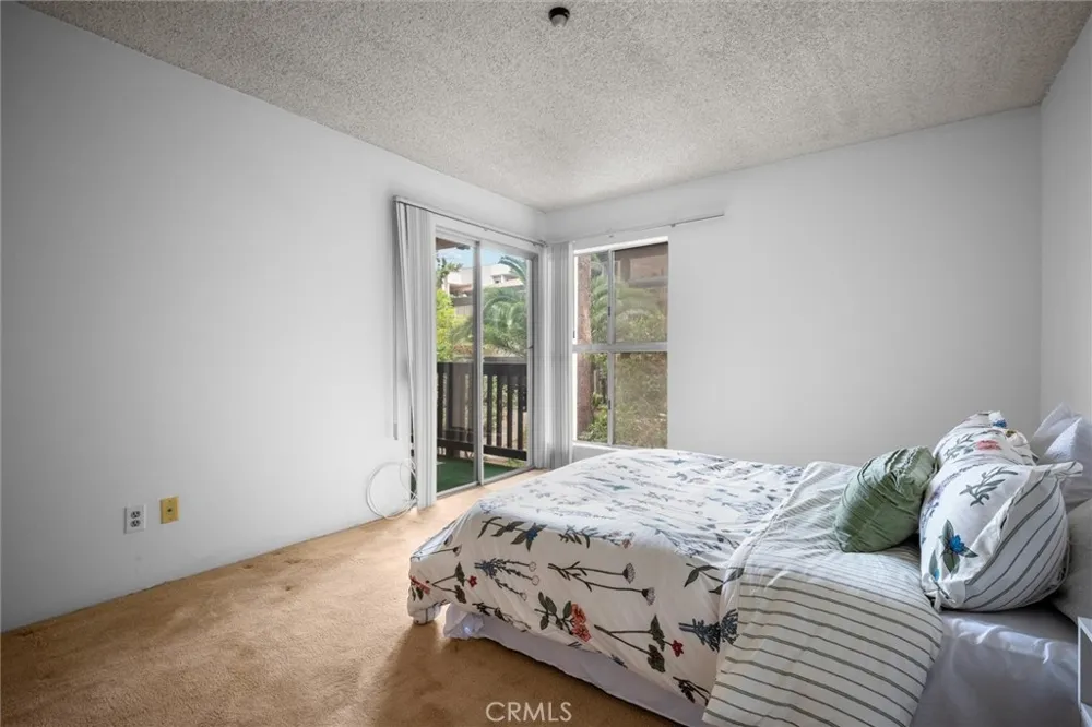 8120 Raintree Circle Culver City, CA 90230
