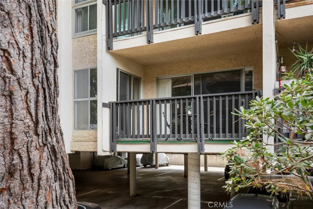 8120 Raintree Circle Culver City, CA 90230