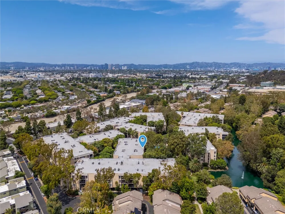 8120 Raintree Circle Culver City, CA 90230