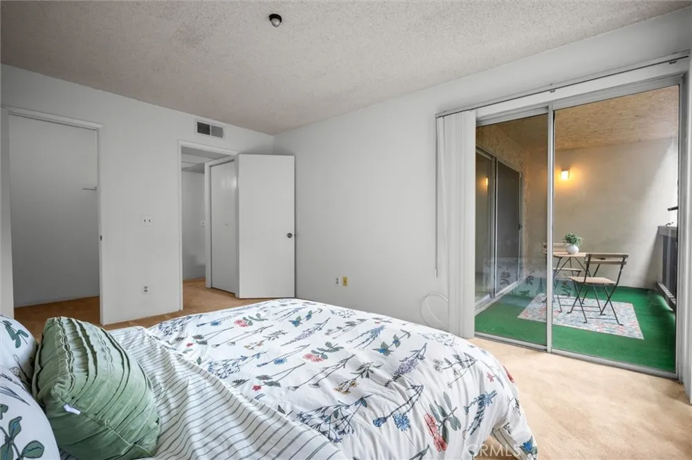 8120 Raintree Circle Culver City, CA 90230