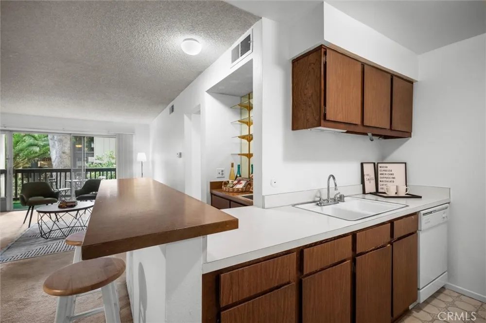 8120 Raintree Circle Culver City, CA 90230